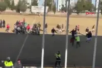 14 kırmızı kartın çıktığı maçta skandal olaylar: Yumruk ve tekmeler havada uçuştu!