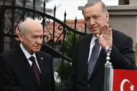 AK Parti, Bahçeli’nin Erdoğan’ın 3. Kez Aday Olma Teklifini Değerlendiriyor