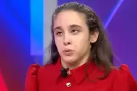 Ceyda Düvenci’nin Kızı Melisa, Nil Karaibrahimgil ile Sahneye Çıkıyor! Sosyal Medyada Heyecan Yarattı