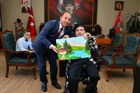 Doğuştan bedensel engelli şehit oğlunun büyük başarısı: Herkesi gururlandırdı