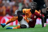 Galatasaray'da Şok Sakatlık: Davinson Sanchez Sahalardan Uzak Kalacak!