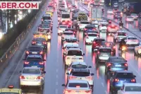 İstanbul'da Yoğun Sabah Trafik İle Başladı! Şehirde Araçlar Durma Noktasına Geldi