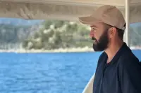 Kalpazan Dizisi Tarık Kimdir? Sarp Akkaya’nın Canlandırdığı Karakterin Hikayesi