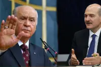 Süleyman Soylu ve Devlet Bahçeli Arasında El Öpme Krizi: İzin Vermedi!