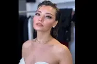 Zeynep Tuğçe Bayat, 'Kimler Geldi Kimler Geçti' Dizisinde!