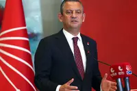 Özgür Özel Yeniden CHP'nin Genel Başkanı Oldu
