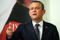 Özgür Özel'den İmamoğlu Tepkisi: 23 Nisan Resepsiyonuna Katılmayacak