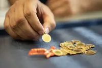 Altın Yönünü Aşağı Çevirdi: Düşüş Devam Ediyor