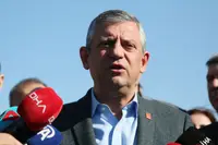 Özgür Özel'den Sert Çıkış: İran'ın Geleceğine Sadece Bölge Halkı Karar Verir