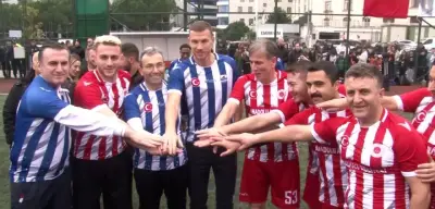 3 Aralık Dünya Engelliler Günü’nde Yıldızlar Ampute Futbolcularla Sahaya Çıktı