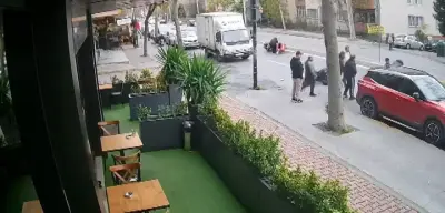 Bahçelievler’de Ters Yönde Gelen Motosiklet Felaketi! Kameralara Yansıyan Anlar Şoke Etti