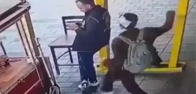 Beyoğlu'nda Bıçaklanan Polis Yaşıyor Mu, Şehit Mi Oldu? Sağlık Durumu Nasıl?