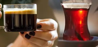 Çay ya da Kahve Severler Dikkat! Felç Geçirmenize Yol Açabiliyor!