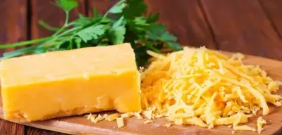 Cheddar Peyniri Hangi Sütten Yapılır? Cheddar Peyniri Hakkında Her Şey