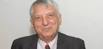 Gazeteci Faruk Zabcı Kimdir? Hayatı ve Kariyeriyle Türk Basınının Duayeni