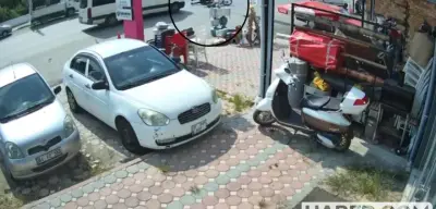 Hatay'da Feci Kaza: Motosikletli Minibüs Altında Kalarak Can Verdi!