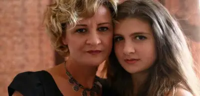 Hudutsuz Sevda Sakine Kimdir? Hülya Gülşen’in Canlandırdığı Sakine Karakteri, Hayatı ve Tüm Detaylar