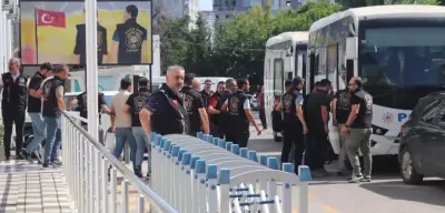 İzmir’deki Elektrik Akımı Olayında Gözaltına Alınan 27 Kişi Adliyeye Sevk Edildi