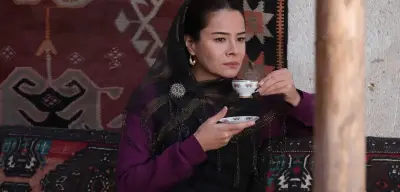 Karaağaç Destanı Asiye Kimdir Özlem Conker'in Karaağaç Destanı Dizisindeki Rolü ve Gerçek Hayatı Hakkında Bilgiler