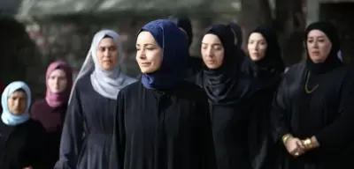 Kızıl Goncalar Yeni Sezon Ne Zaman Başlayacak ? İzleyicilerin Sabırsızlıkla Beklediği Tarih Açıklandı!