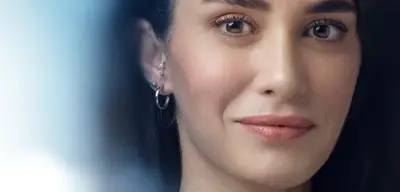 Taş Kağıt Makas Dizisi Avukat Güneş Kimdir? Hande Doğandemir'in Canlandırdığı Güneş’in Hikayesi ve Özellikleri
