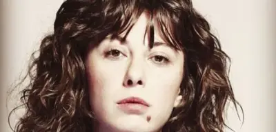 Taş Kağıt Makas Dizisi Emel Kimdir? Burcu Halaçoğlu’nun Canlandırdığı Emel’in Hikayesi ve Özellikleri