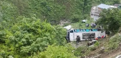 Kolombiya'da Otobüs Uçuruma Yuvarlandı: 13 Ölü
