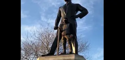 İstanbul'da Atatürk Heykeline Saldırı!