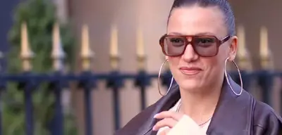 Serenay Sarıkaya'nın Paris Tarzı Beğeni Topladı