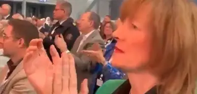 İmamoğlu Almanya'da Ayakta Alkışlandı