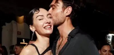 Birce Akalay - Hakan Kurtaş Çiftinin Tatilinden Romantik Kareler