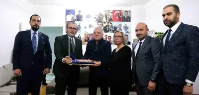 AK Parti'li Mahir Ünal, Şehit Onur İlkhan'ın Ailesine Misafir Oldu