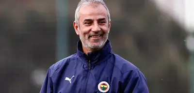 Fenerbahçe'de İki İsimle Yollar Ayrılıyor