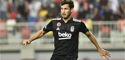 Beşiktaş, 5 Futbolcu ile Yolları Ayırdı