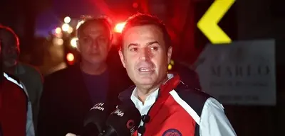 Balıkesir Büyükşehir Belediye Başkanı Ahmet Akın Canlı Yayında Yaralandı: Kor Parçası Üzerine İsabet Etti!
