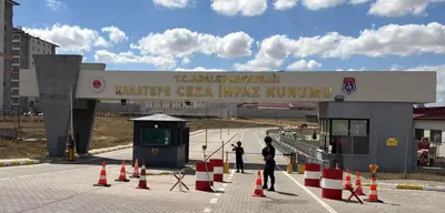 Sinem Dedetaş ve Cem Küçük, Çorlu Karatepe Cezaevi'ne Sevk Edildi