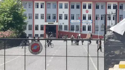 Kocaeli'de Öğretmeni Darbeden Velinin Cezası Ertelendi