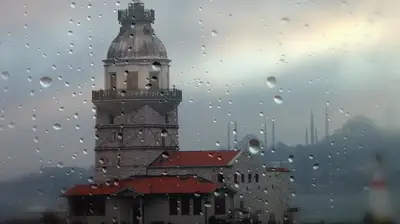 İstanbul'da Sağanak Yağış Uyarısı: Yaz Havası Yerini Gök Gürültüsüne Bırakıyor