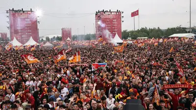 Galatasaray Taraftarı Yenikapı'ya Akın Etti