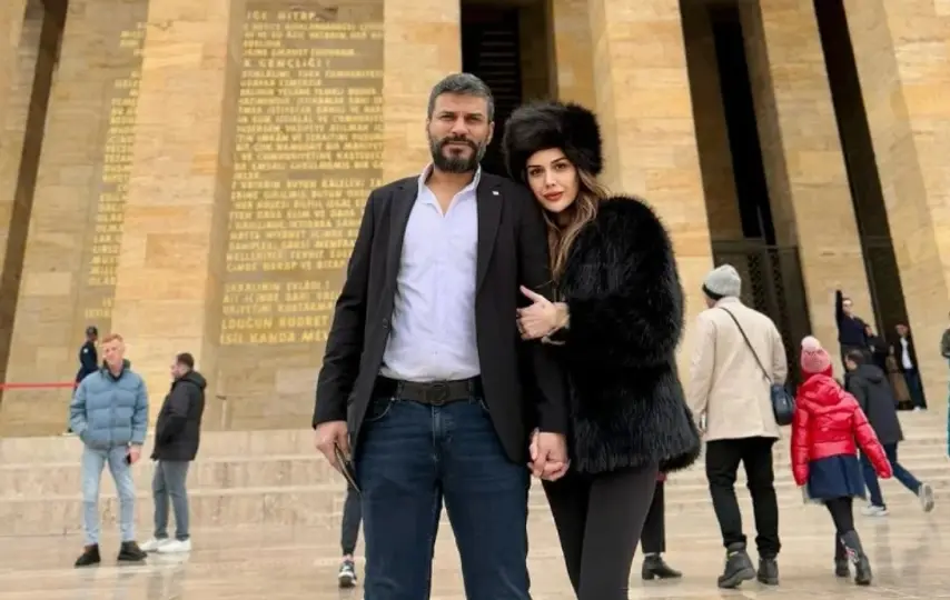 Tahliye olduktan sonra sosyal medya paylaşımlarına hız kesmeden devam eden Dilan Polat, eşi Engin Polat ve bazı aile üyeleriyle birlikte Anıtkabir'i ziyaret etmişti. Aylar sonra bir kez daha Anıtkabir'i ziyaret eden Polat çifti, gezinin fotoğraflarını Instagram hesaplarında paylaştı.