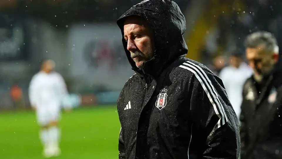 Beşiktaş, sezon başında kiraladığı Tammy Abraham'ın bonservisini 13 milyon Euro karşılığında Roma'dan alarak, oyuncuyu 21 milyon Euro bonservis bedeliyle Aston Villa'ya satma konusunda anlaşma sağladı. Bu tarihi transferin en önemli parçası ise 19 yaşındaki milli savunmacı Yasin Özcan oldu. Siyah-beyazlı kulüp, Yasin'in bu akşam saat 20.40'ta İstanbul Havalimanı'na iniş yapacağını resmen duyurdu. Abraham transferinden elde edilecek nakit girdisiyle kadrosunu güçlendirmeyi planlayan yönetim, rotayı yeniden İngiltere'ye kırdı. Foot Mercato'nun haberine göre Beşiktaş, Premier Lig'de forma giyen 4 önemli isim için temaslara başladı.